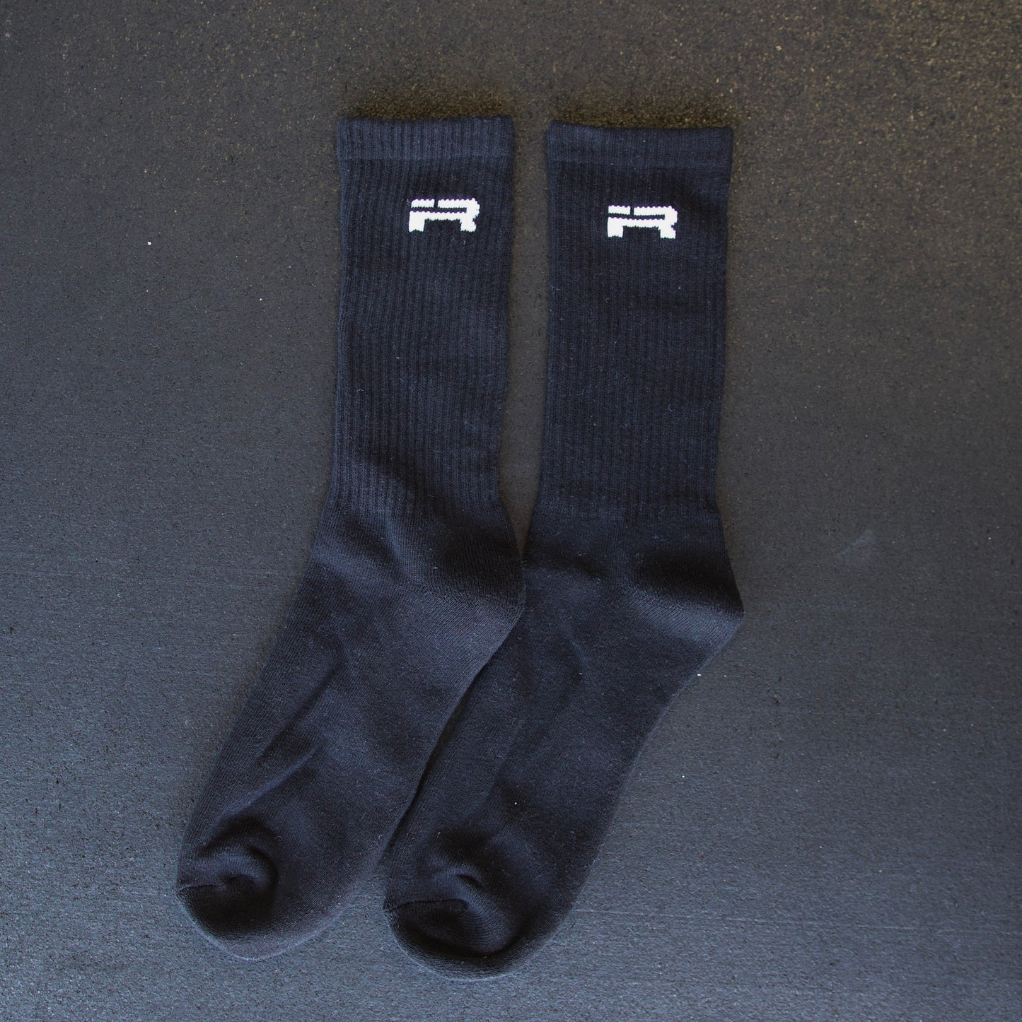 ir logo embroidered crew sock